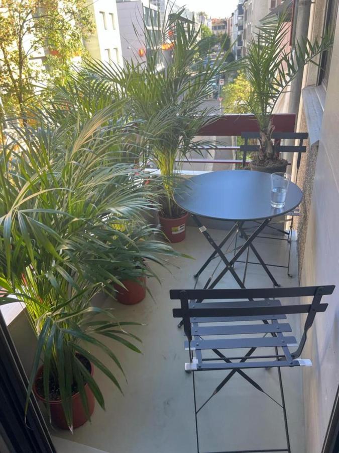 Stylish 1-Bedroom Condo Close To Exhibition Square Basilea Esterno foto