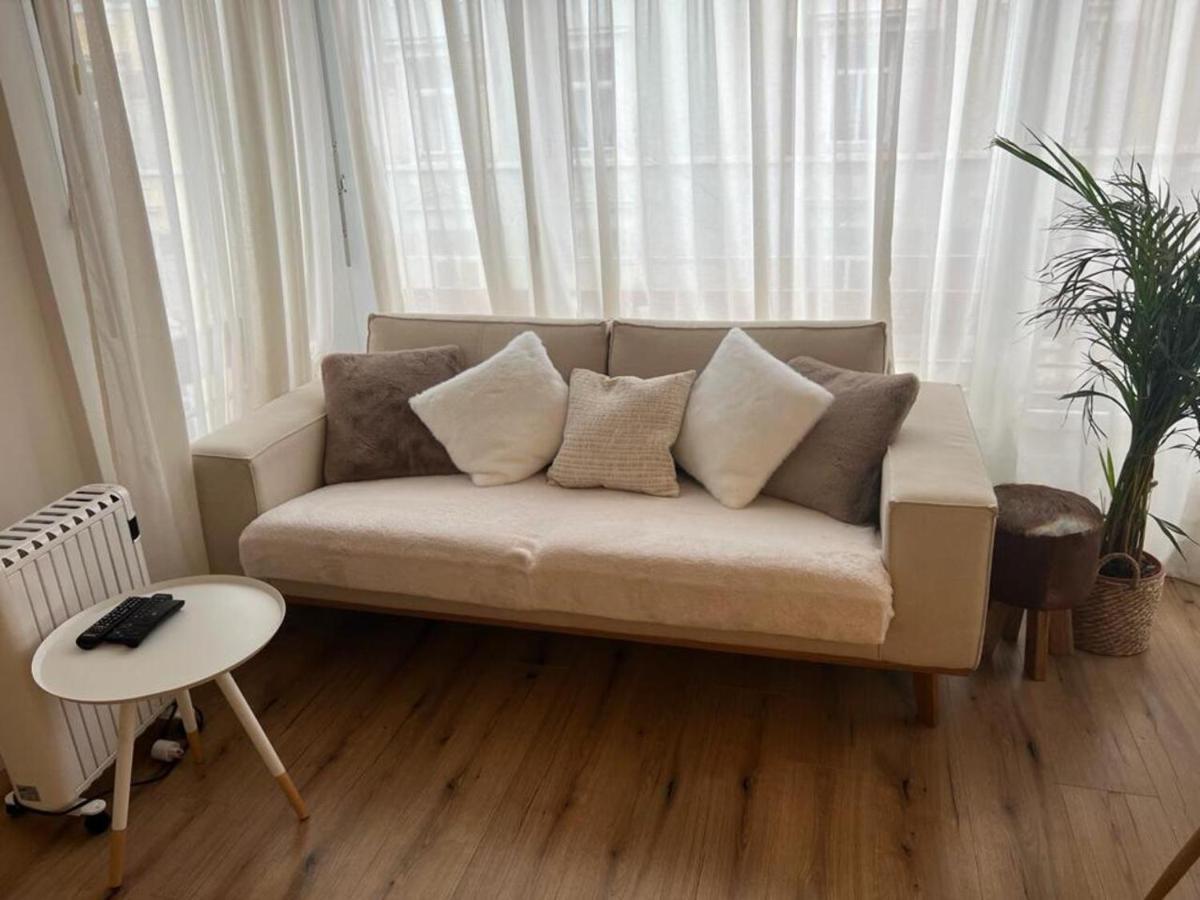 Stylish 1-Bedroom Condo Close To Exhibition Square Basilea Esterno foto